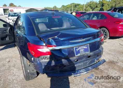 2013 Chrysler 200 Touring z USA, uszkodzony, nr VIN 1C3CCBBB3DN593297